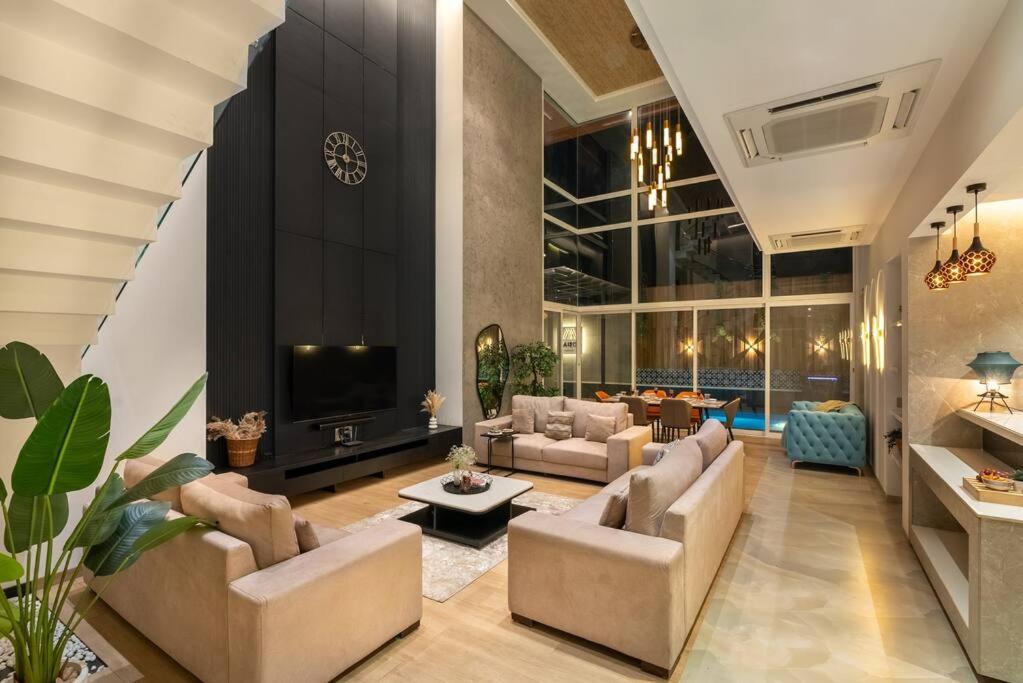 Stayscape Maison Bellevue 6Bhk Lonavala Villa